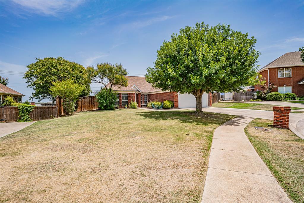 Fieldcrest Dr, Benbrook, TX 76126