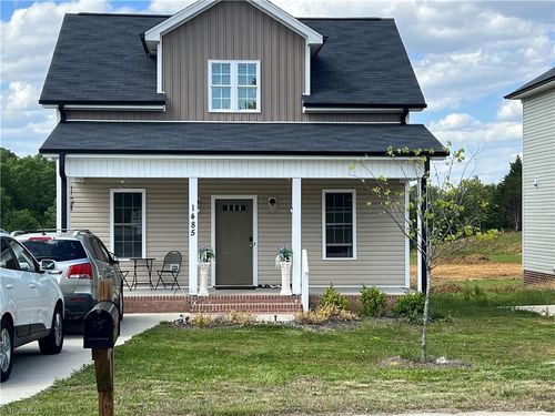 801 Amos St, High Point, NC, 27260-7454 | Card Image