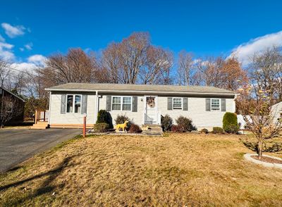 36 Sunbrier Rd, House other with 3 bedrooms, 1 bathrooms and 4 parking in Springfield MA | Image 2