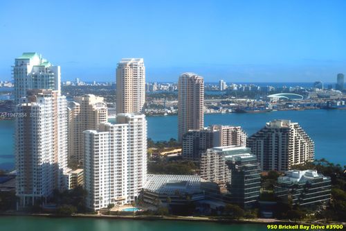 apt-3900-950 Brickell Bay Dr, Miami, FL, 33131-3958 | Card Image