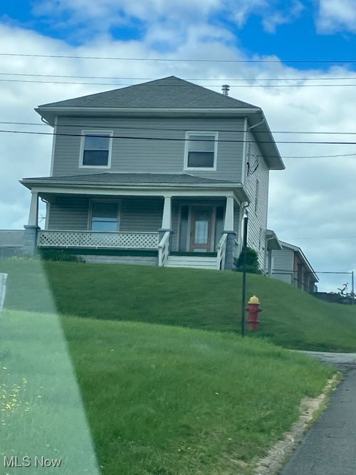 124 Church St, Weirton, WV, 26062-3352 | Card Image