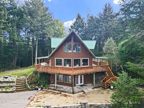 4 Doug Johnson Ln, Port Orford, OR, 97465-8664 | Card Image