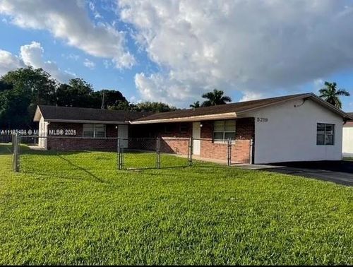 2-5219 Sw 43rd Ter, Fort Lauderdale, FL, 33314-6515 | Card Image