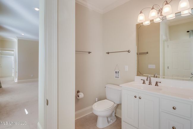 Upstairs primary bath | Image 43