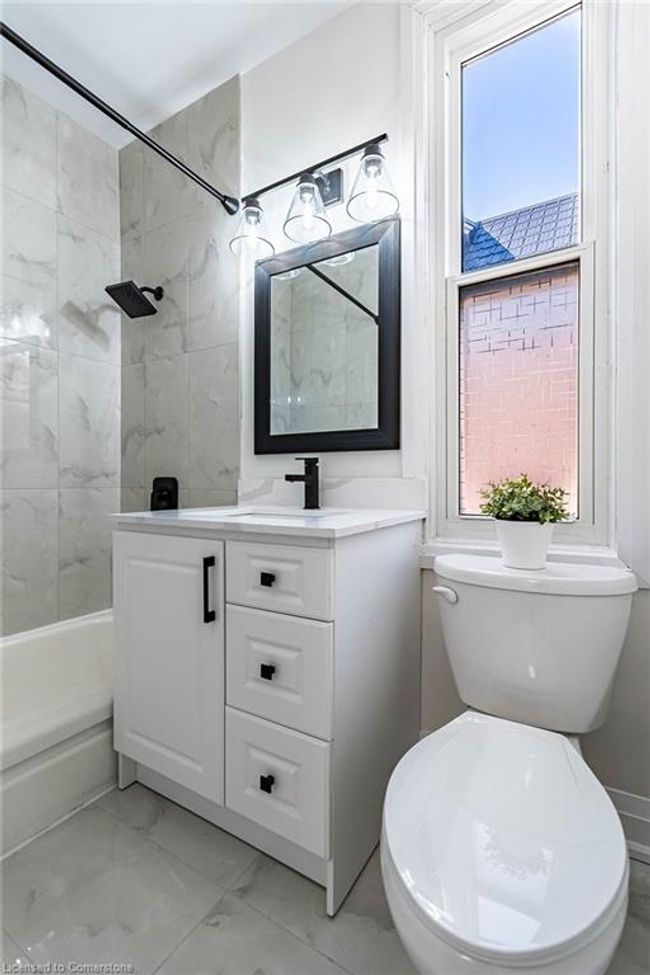 135 East Ave N, House other with 3 bedrooms, 2 bathrooms and 2 parking in Hamilton ON | Image 26