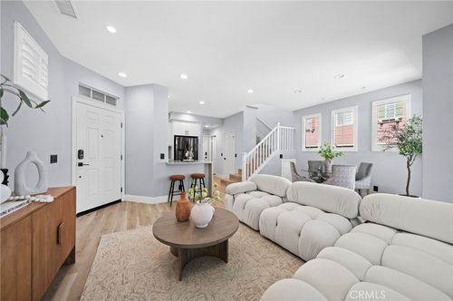 328 Flyers Ln, Tustin, CA, 92782 | Card Image