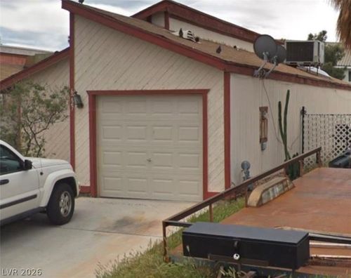 6227 Don Gaspar Ave, Las Vegas, NV, 89108-3335 | Card Image