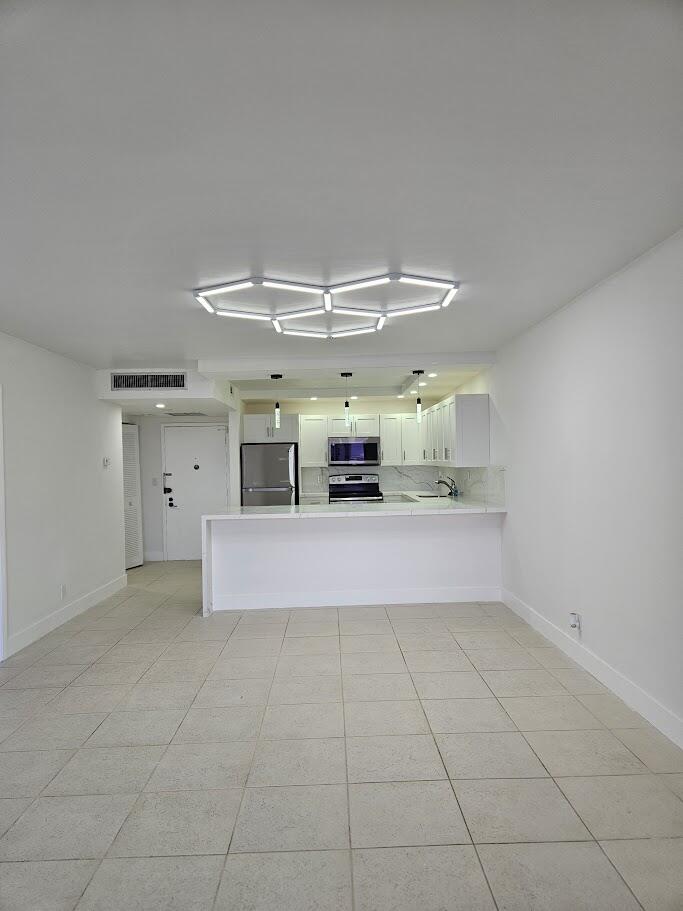 Residential Lease in Hallandale Beach 5