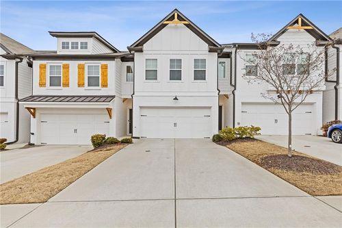 94 Garrison Dr, Winder, GA, 30680-7318 | Card Image