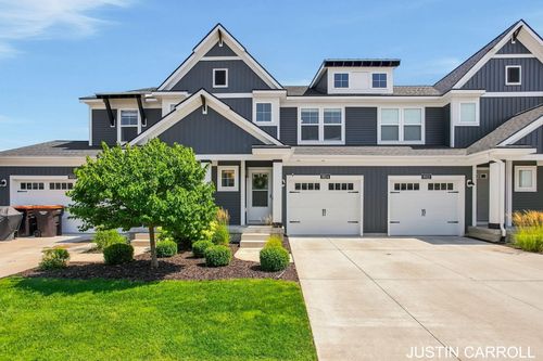40-8924 Barrington Ln, Jenison, MI, 49428-8431 | Card Image