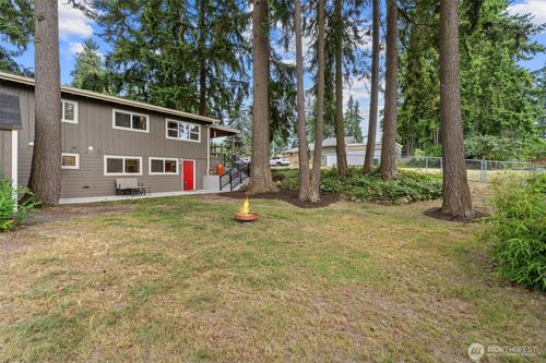 18568 Densmore Avenue N, Shoreline, WA, 98133 | Card Image