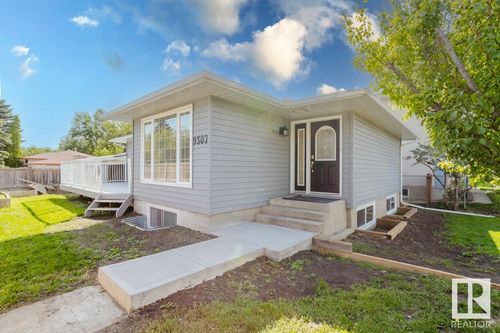 9307 128 Ave Nw, Edmonton, AB, T5E0H3 | Card Image