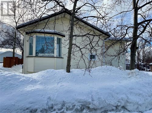 2 Empire Dr, Grand Falls-Windsor, NL, A2B1G8 | Card Image