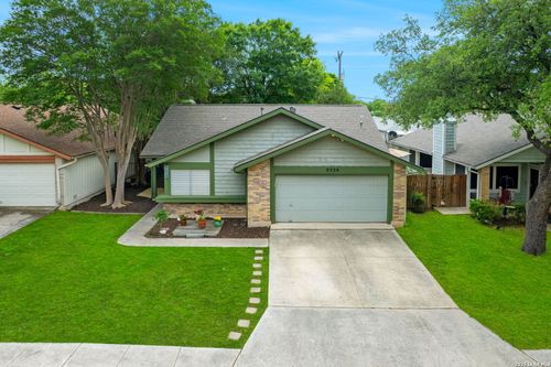 9338 Points Edge, San Antonio, TX, 78250-2822 | Card Image