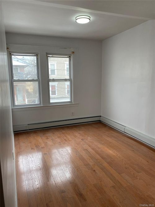 2fl-22 124th St, College Point, NY, 11356-2616 | Card Image