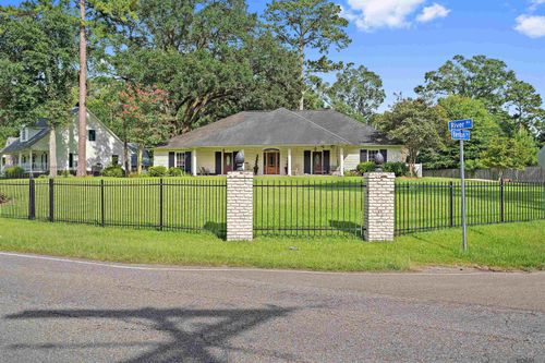 930 Benton Ln, Denham Springs, LA, 70726-4503 | Card Image