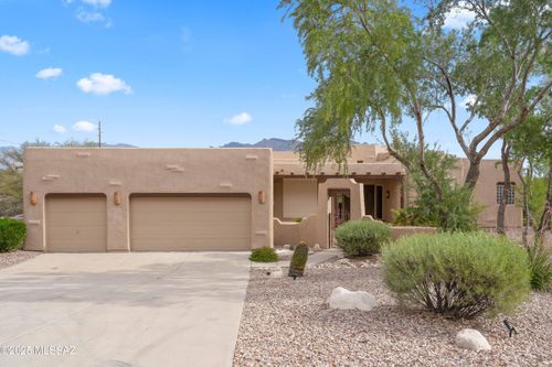 10374 N Wild Creek Dr, Oro Valley, AZ, 85742-8425 | Card Image