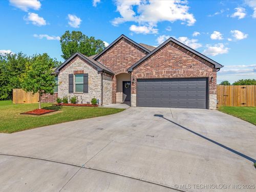 1507 Foxtail Park Ln, Bartlesville, OK, 74006-6059 | Card Image