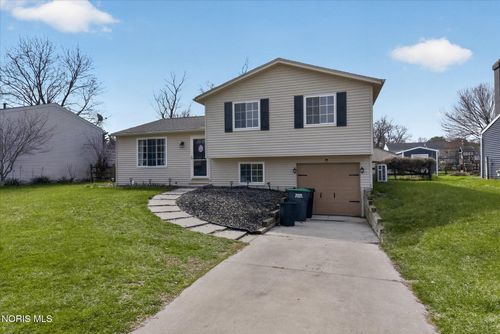 5705 Pheasant Hollow Dr, Toledo, OH, 43615-1952 | Card Image