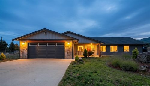 1700 Warn Way, Qualicum Beach, BC, V9K2S3 | Card Image