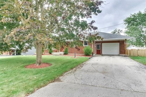 18 Peggy Ave, Mount Elgin, ON, N0J1N0 | Card Image