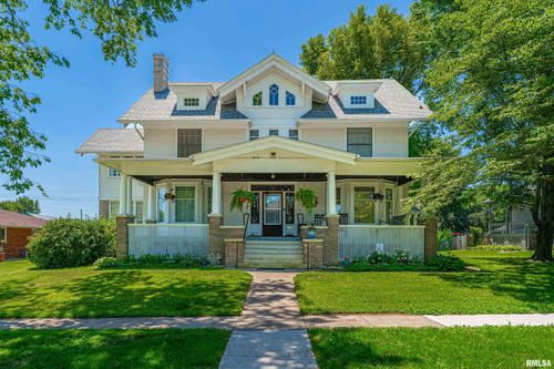 819 E Chestnut St, Mason City, IL, 62664-1201 | Card Image