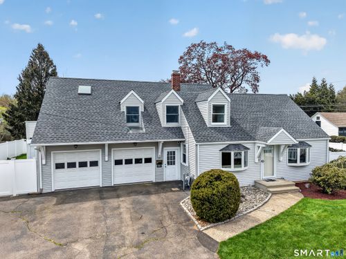 120 S Pine Creek Rd, Fairfield, CT, 06824-5630 | Card Image