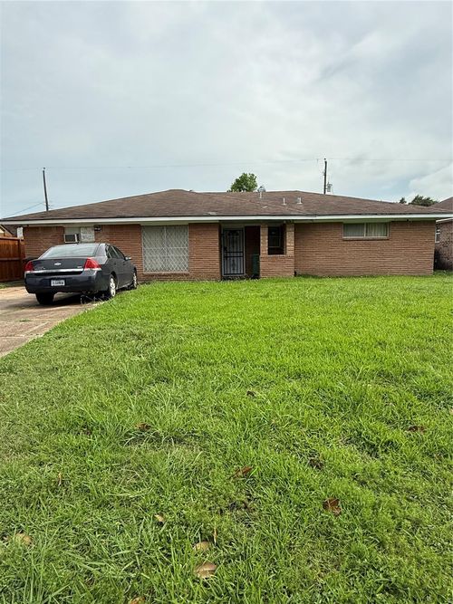 4830 Teton St, Houston, TX, 77033-3529 | Card Image
