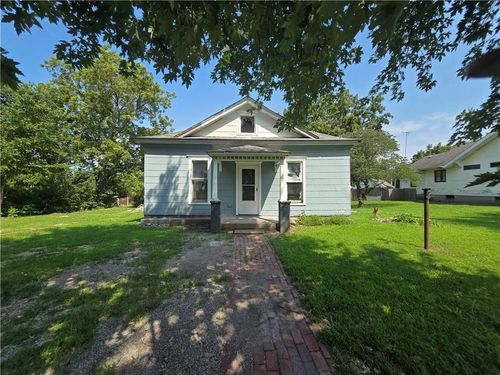 810 William St, Effingham, KS, 66023-4006 | Card Image