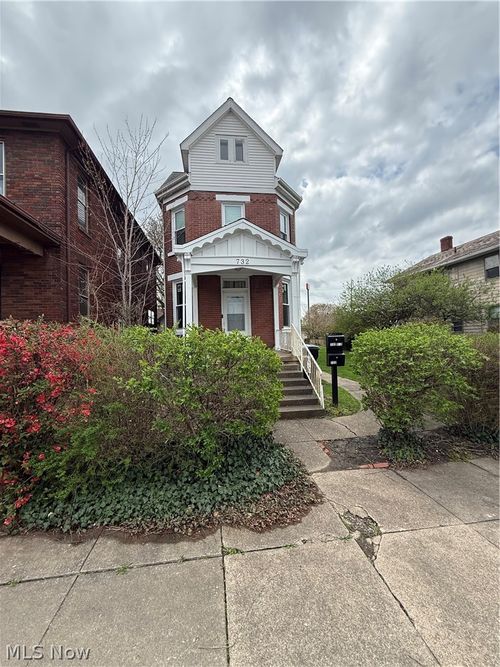 732 Elberon Ave, Zanesville, OH, 43701-3713 | Card Image