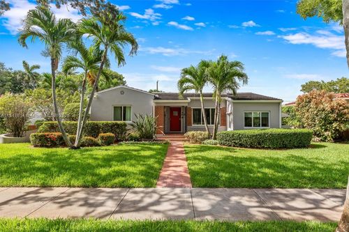 318 Ne 105th St, Miami Shores, FL, 33138-2022 | Card Image