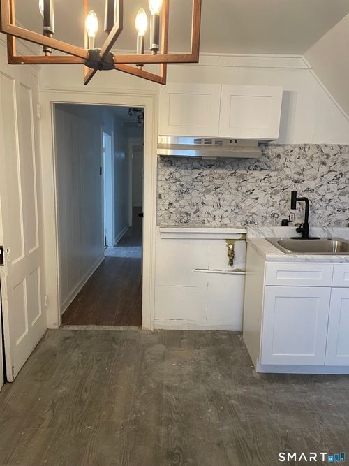 3-69 W Liberty St, Waterbury, CT, 06706-1043 | Card Image