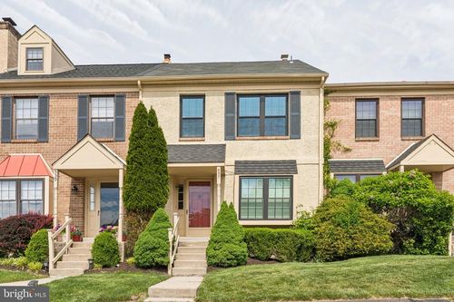 537 Bassett Ln, NORRISTOWN, PA, 19403-3532 | Card Image