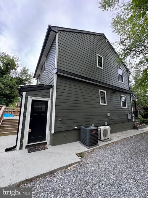 4252 Dix St Ne, WASHINGTON, DC, 20019-3436 | Card Image