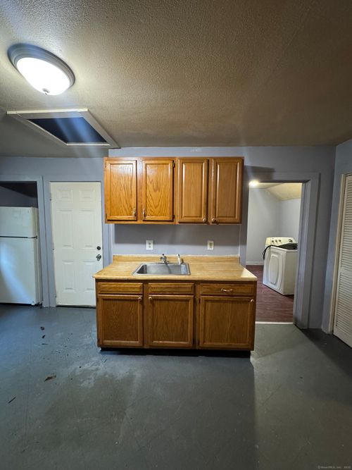 apt-3-421 Blatchley Ave, New Haven, CT, 06513-5813 | Card Image