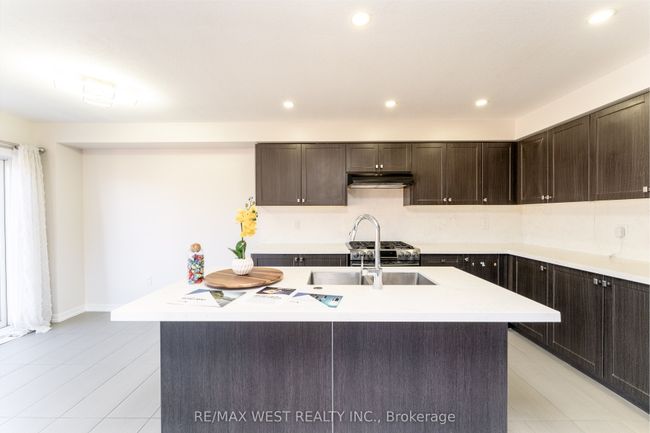 2 Scarletwood St, House attached with 3 bedrooms, 3 bathrooms and 1 parking in Stoney Creek ON | Image 11