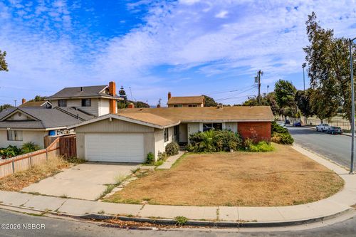 606 W Albert Street, Santa Maria, CA, 93458 | Card Image