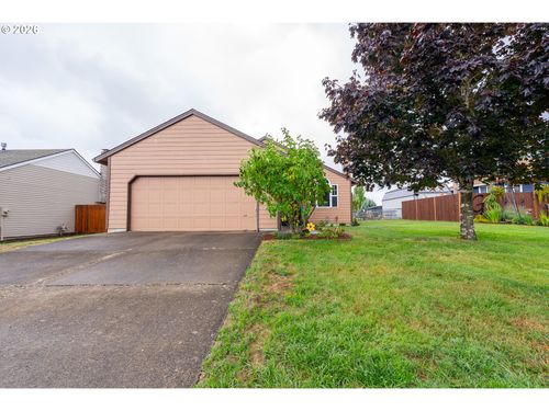 325 Nw Denton Ave, Dallas, OR, 97338 | Card Image
