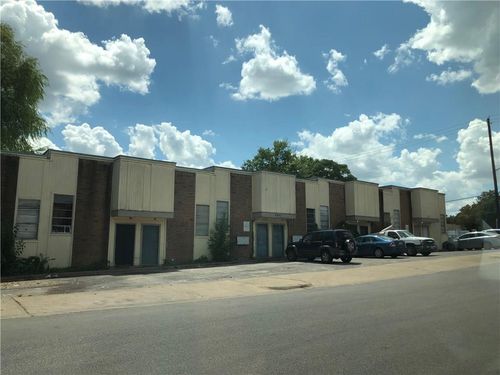 2901 Sweeney Ln, Austin, TX, 78723-3686 | Card Image