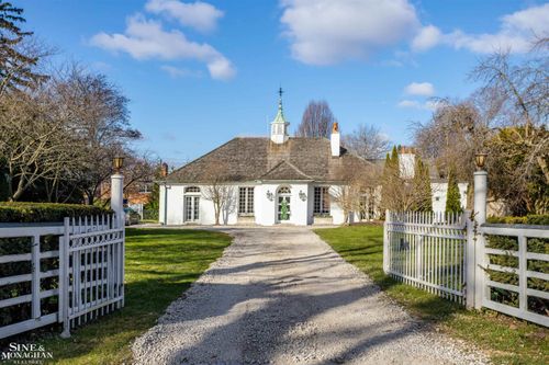 29 Fisher Rd, Grosse Pointe, MI, 48230-1601 | Card Image