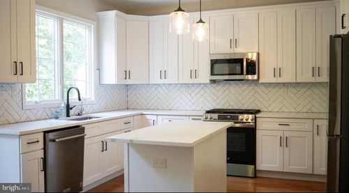 24 Devonshire Dr, Princeton, NJ, 08540-6296 | Card Image