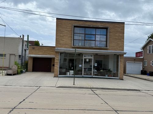 1507 20th St, Two Rivers, WI, 54241-2632 | Card Image