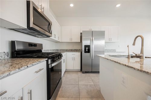 402 Larksong Ave, Henderson, NV, 89011-4533 | Card Image