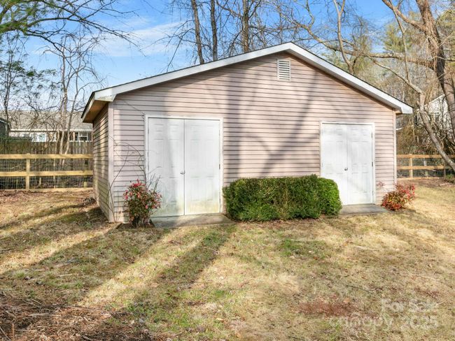 10 Shawn Dr, House other with 3 bedrooms, 2 bathrooms and null parking in Etowah NC | Image 28