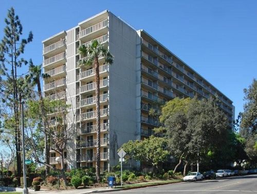560 E Villa St, Pasadena, CA, 91101-1158 | Card Image