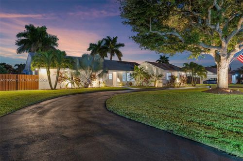 1651 Nw 19th St, Homestead, FL, 33030-2835 | Card Image