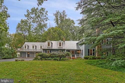 9222 Jeffery Rd, GREAT FALLS, VA, 22066-4145 | Card Image