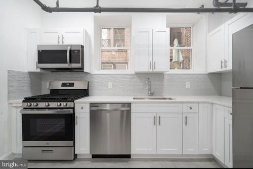 c3-340 Fairmount Ave, Jersey City, NJ, 07306-4856 | Card Image