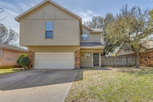 1817 Lincolnshire Way, Fort Worth, TX, 76134-5585 | Card Image