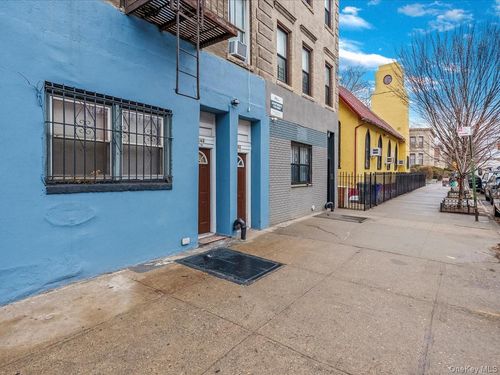 562 Rogers Ave, Brooklyn, NY, 11225-5953 | Card Image